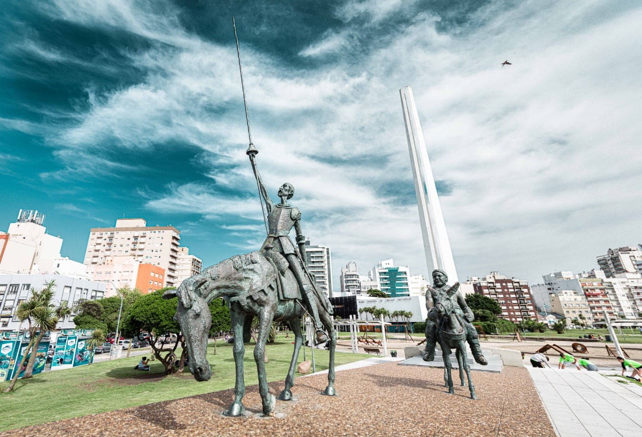 Visita guiada por los Monumentos Escultóricos de Mar del Plata 1 Foto MGP Recorrida por monumentos