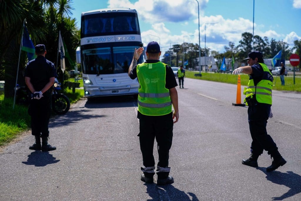 Operativo de control turístico durante el fin de semana largo 1 Fotos MGP Seguridad Control ingreso a Mar del Plata scaled 1