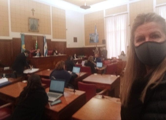 Piden que se prohíban las publicidades de remedios antifebriles y para la tos en MDQ 1 mantero