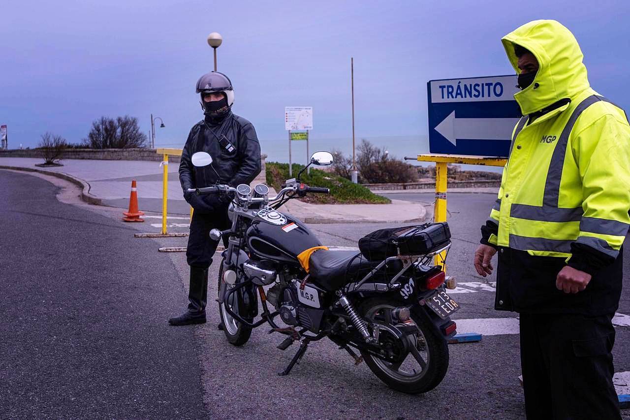 Fotomultas en Mar del Plata: ¿Cuándo y dónde empiezan a funcionar los 40 nuevos dispositivos? 1 Foto MGP Operativos de control sabado 01.jpeg