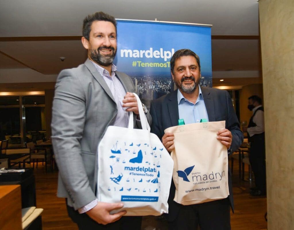 Bernardo Martin, Presidente del Ente de Turismo de Mar del Plata junto a Marcos Grosso, Secretario de Turismo de la Municipalidad de Puerto Madryn