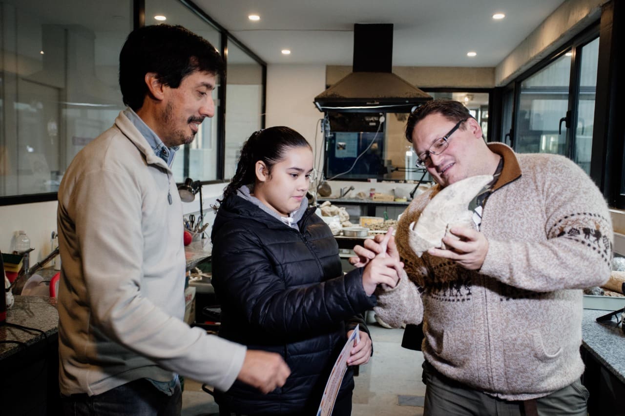 Una adolescente encontró otro fósil, el cual ya está en el Museo de Ciencias Naturales Lorenzo Scaglia 1 Foto MGP Encuentran otro fosil