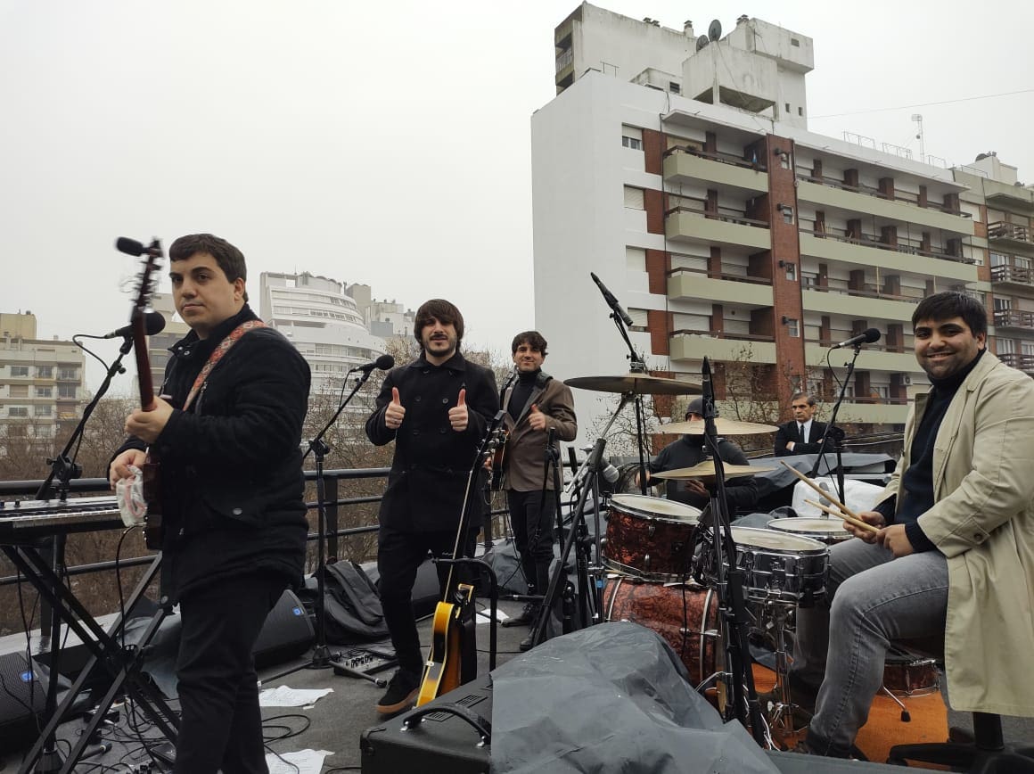 Los Helter Skelter recrearon último show de Los Beatles desde una terraza 1 IMG 20220723 WA00641