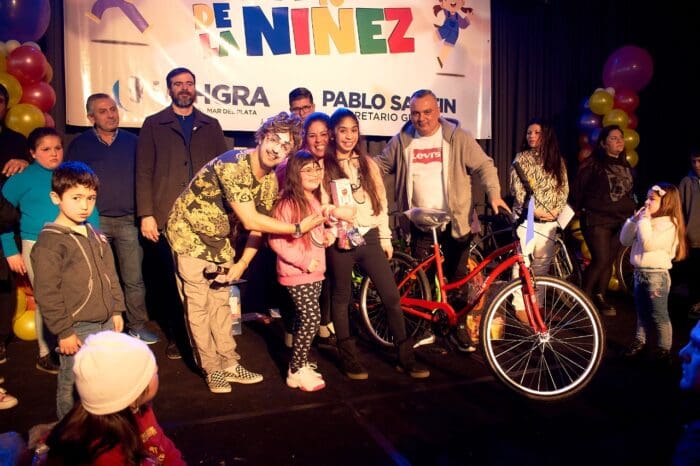 Mega festejo en UTHGRA junto a más de 1100 niños y niñas con shows, juegos y regalos 1 Festejo Ninez UTHGRA 4 e1661769152134