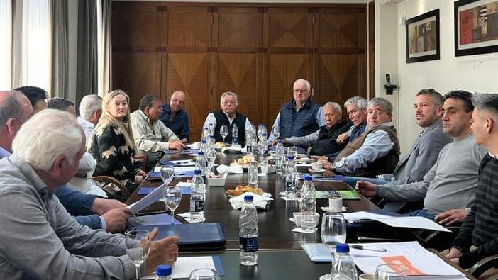 Reunion secretarios generales UTHGRA 1