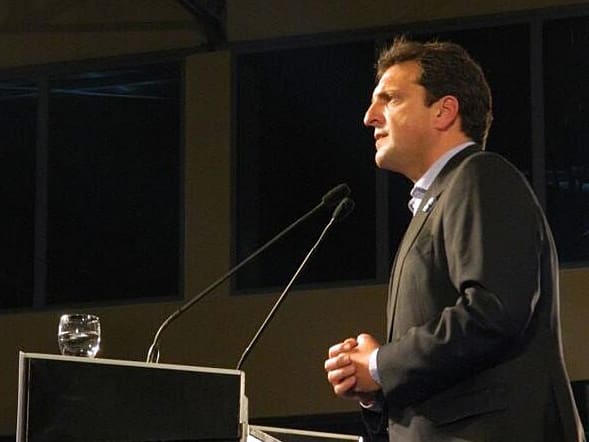 "¡Es una lucha!" análisis político de Carlos Fara 1 massaok