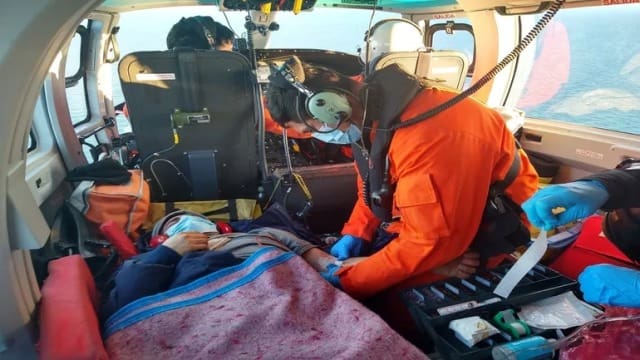 Mar Argentino: Prefectura aeroevacuó de urgencia a un tripulante enfermo 1 pfa