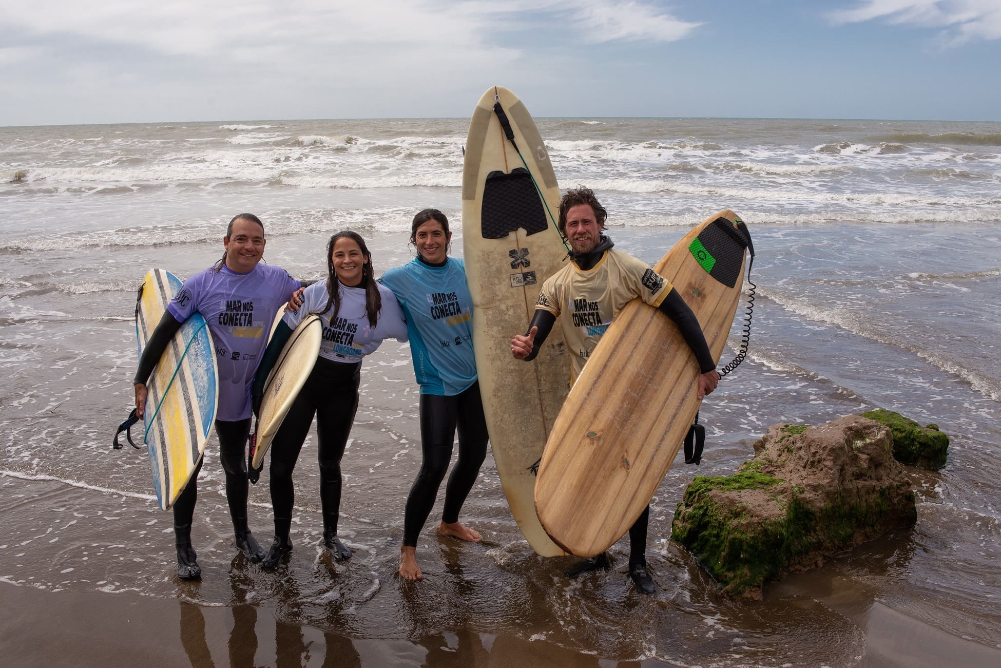 Surfing, arte y música en el Festival de Longboard en Camet Norte