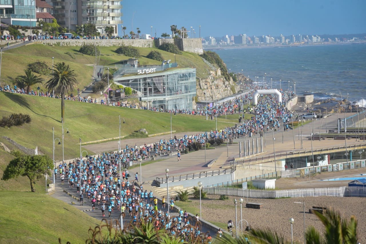 Miles de personas correrán este domingo la Maratón Mar del Plata 2023
