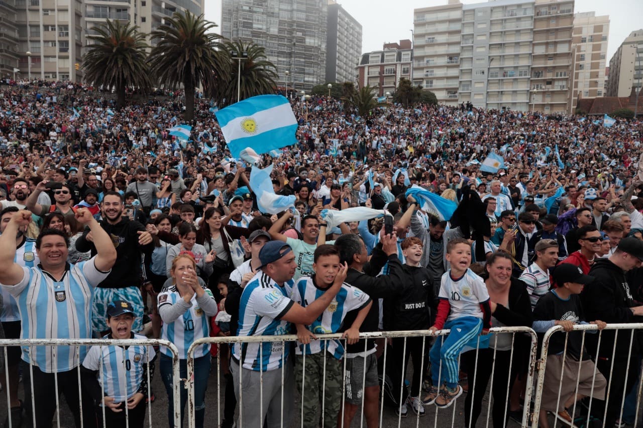 El "Mar del Plata Arena Fest" ya es la playa de la hinchada Argentina 1 IMG 20221126 WA0022