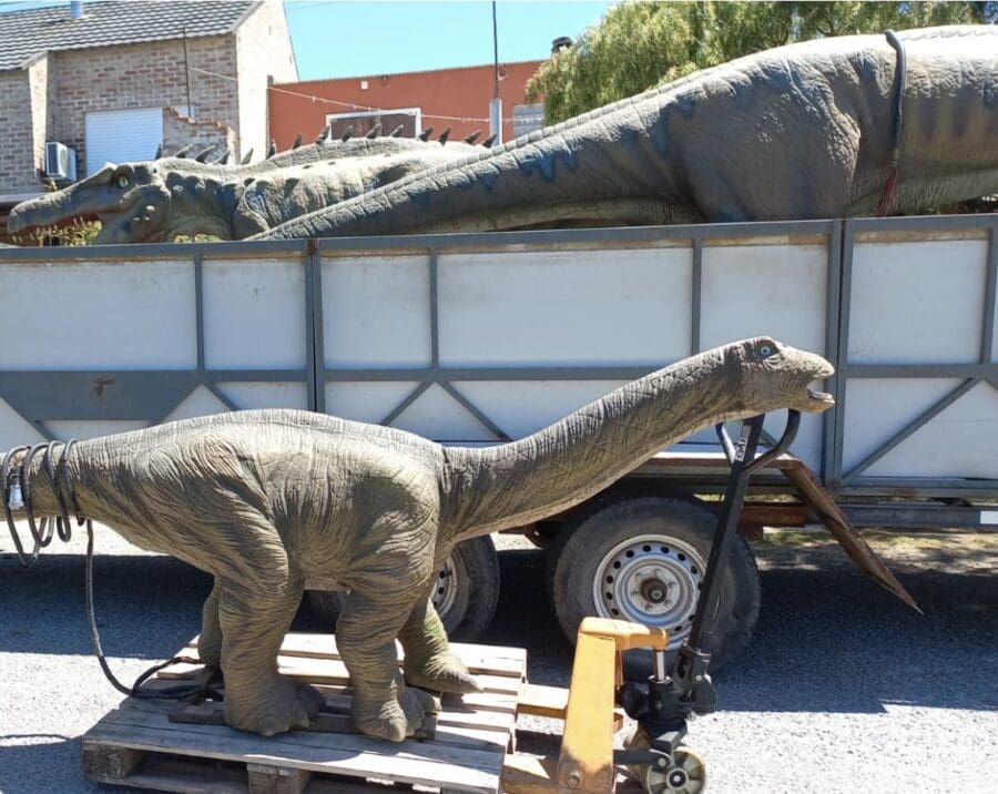 Carlos Rottemberg y Multiteatro celebran 45 años de temporadas en Mar del Plata 1 dinosaurios e1667386961695