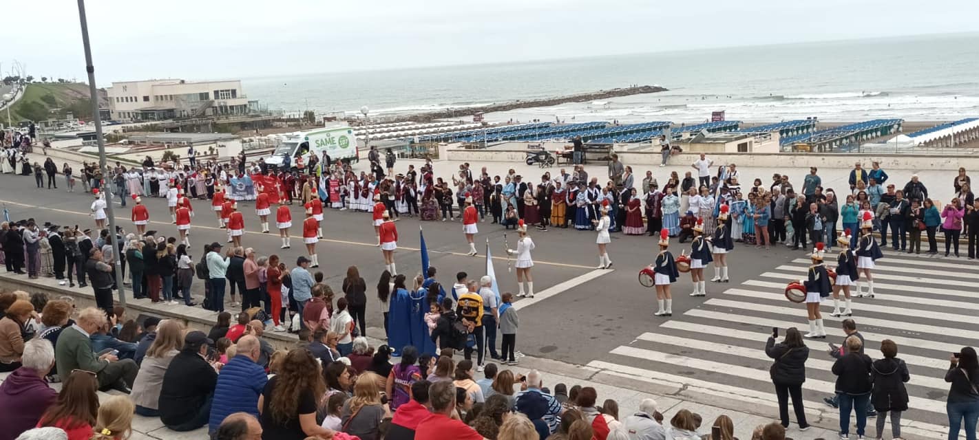 La Guardia Nacional del Mar estrenó coreografía en el “Gran Pericón Nacional frente al mar” 1 guardia