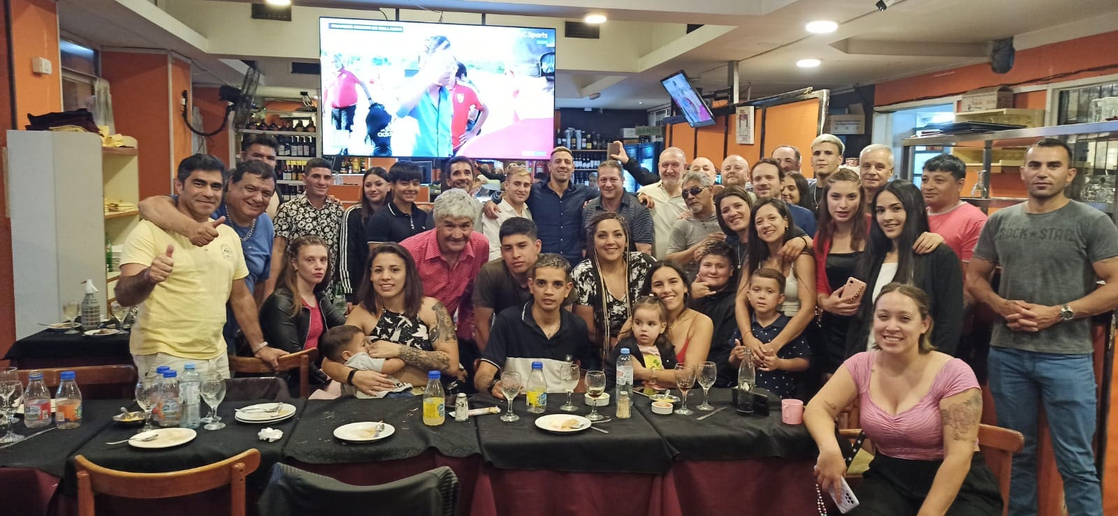 Campeones de boxeo en una emotiva cena para despedir el 2022 1 IMG 20221229 WA0011