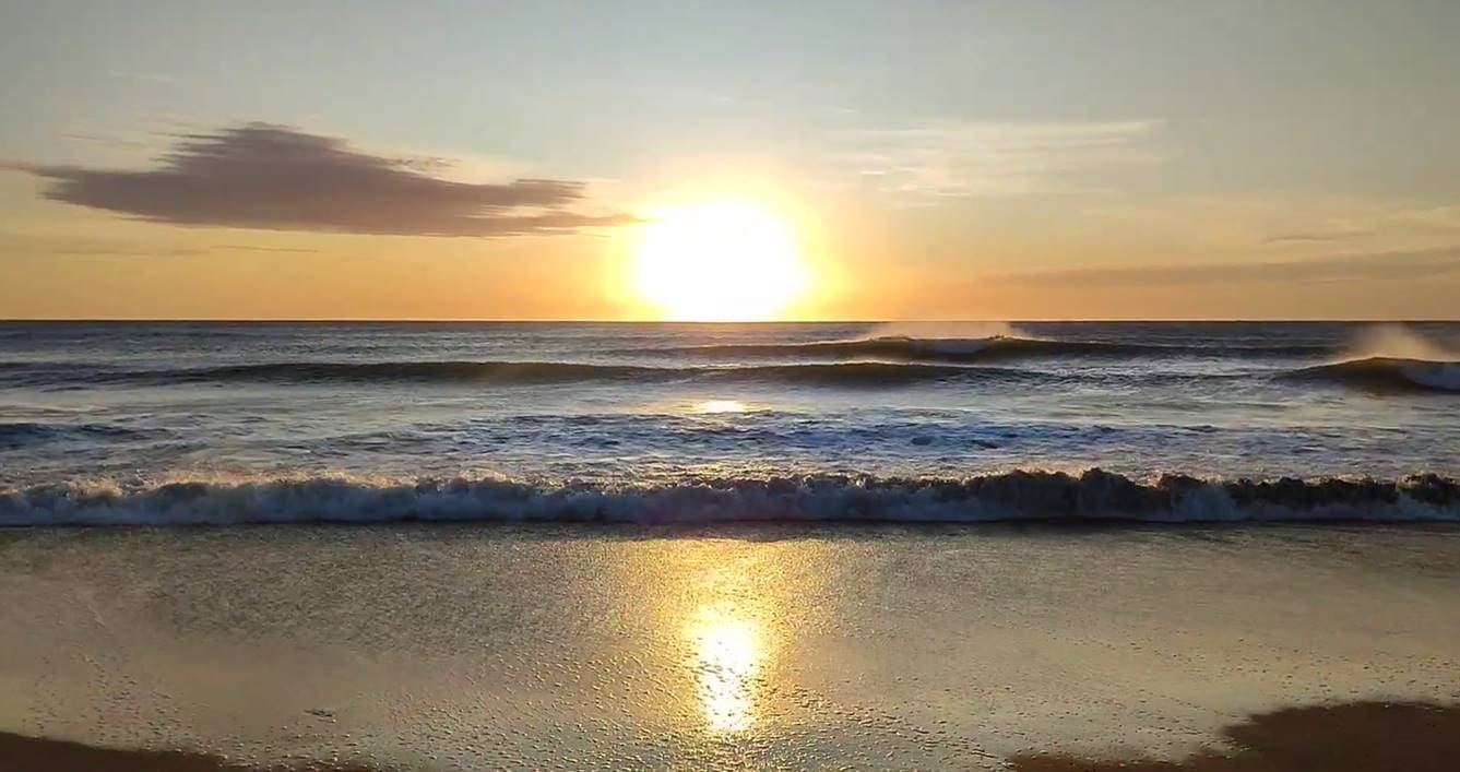 Video: Así arrancó la mañana en Mar del Plata en una jornada que llegaría a los 32 grados 1 amanercer faro