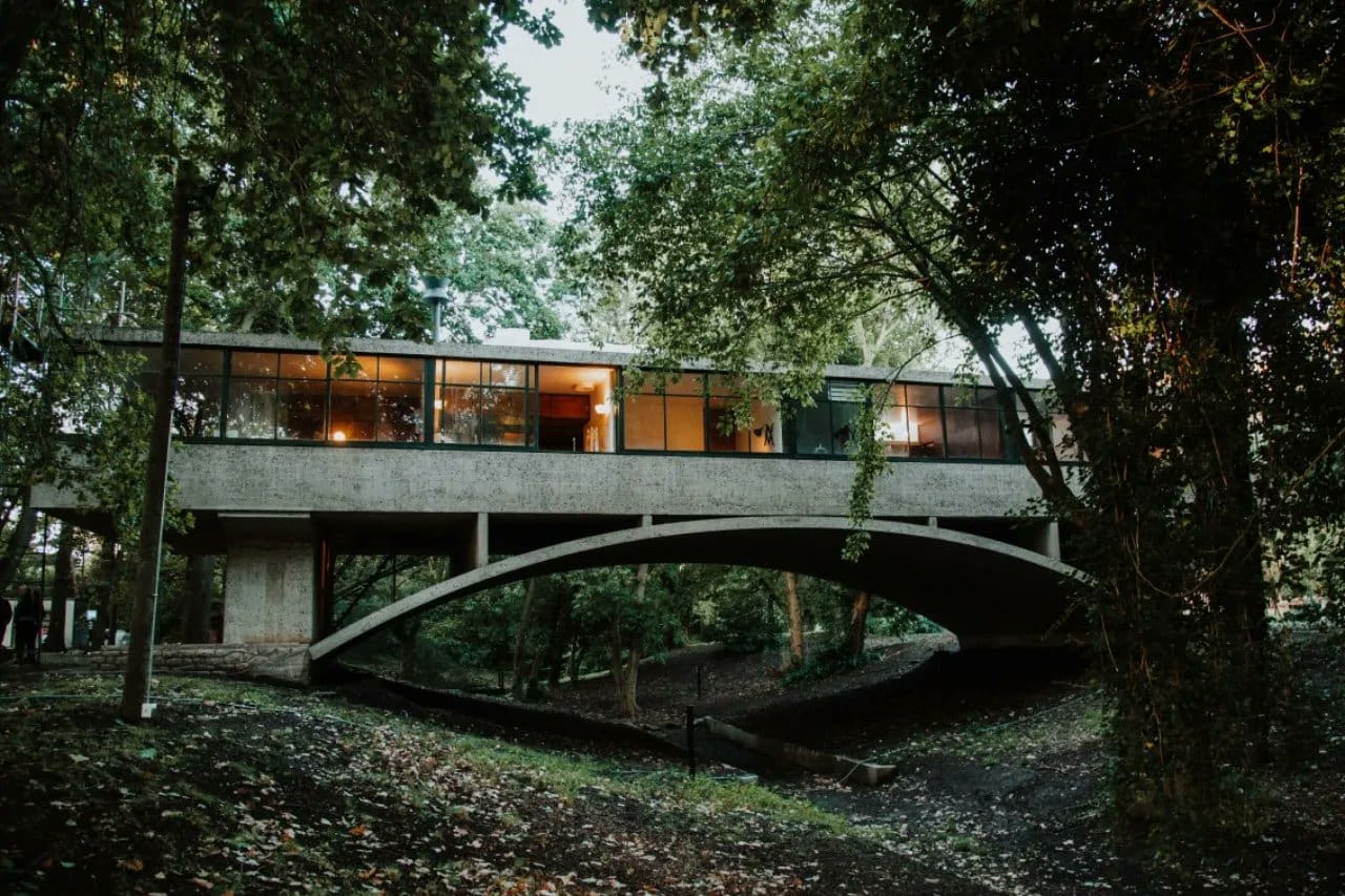 La Casa sobre el Arroyo se expone en Italia en una muestra fotográfica de la arquitectura argentina 1 casa sobre el arroyo