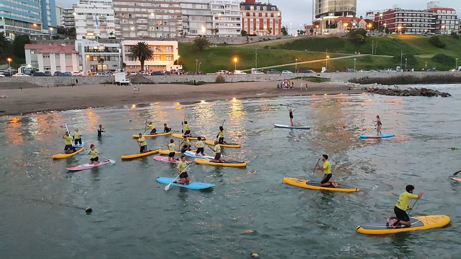 Maravillosa tarde de Stand Up Paddle en Playa Varese de Mar del Plata 1 IMG 20230307 WA0033