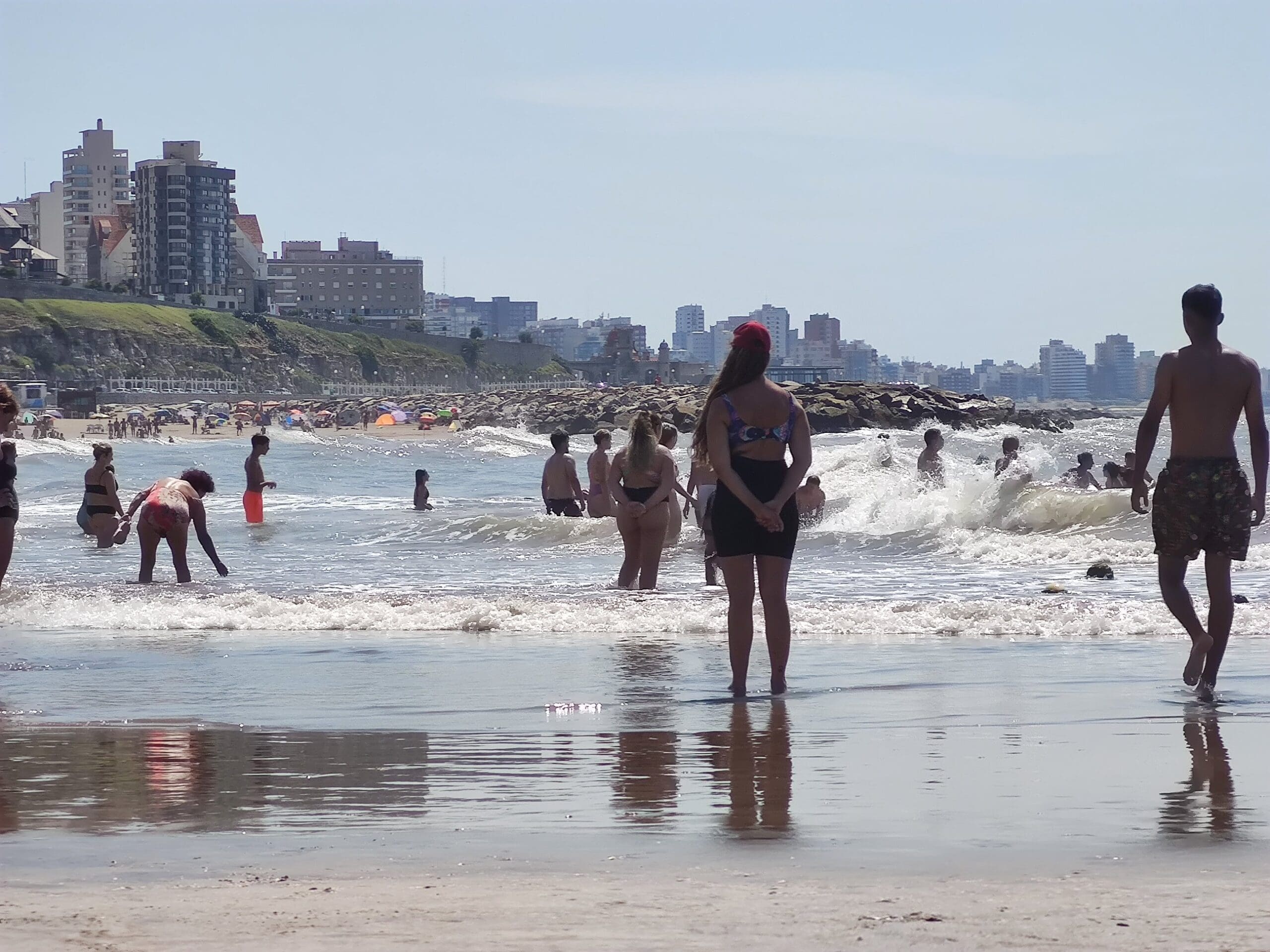 Mar del Plata: Ola de calor con una térmica de 37,8°y pronóstico de tormentas 1 IMG 20230306 135341 scaled