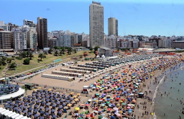 Más de 4,3 millones de turistas visitaron Mar del Plata durante la temporada de verano 1 Mar del Plata playa centrica