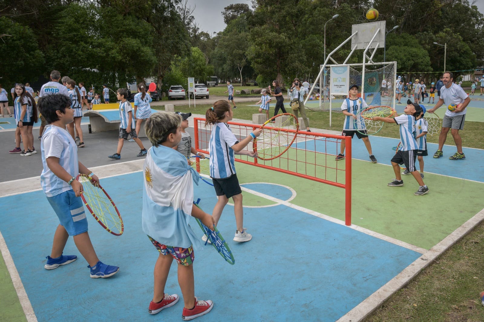 Mar del Plata celebrará el Día del Deportista con una jornada llena de actividades gratuitas 1 Fotos MGP El Municipio presenta los programas deportivos y recreativos ante la comunidad educativa