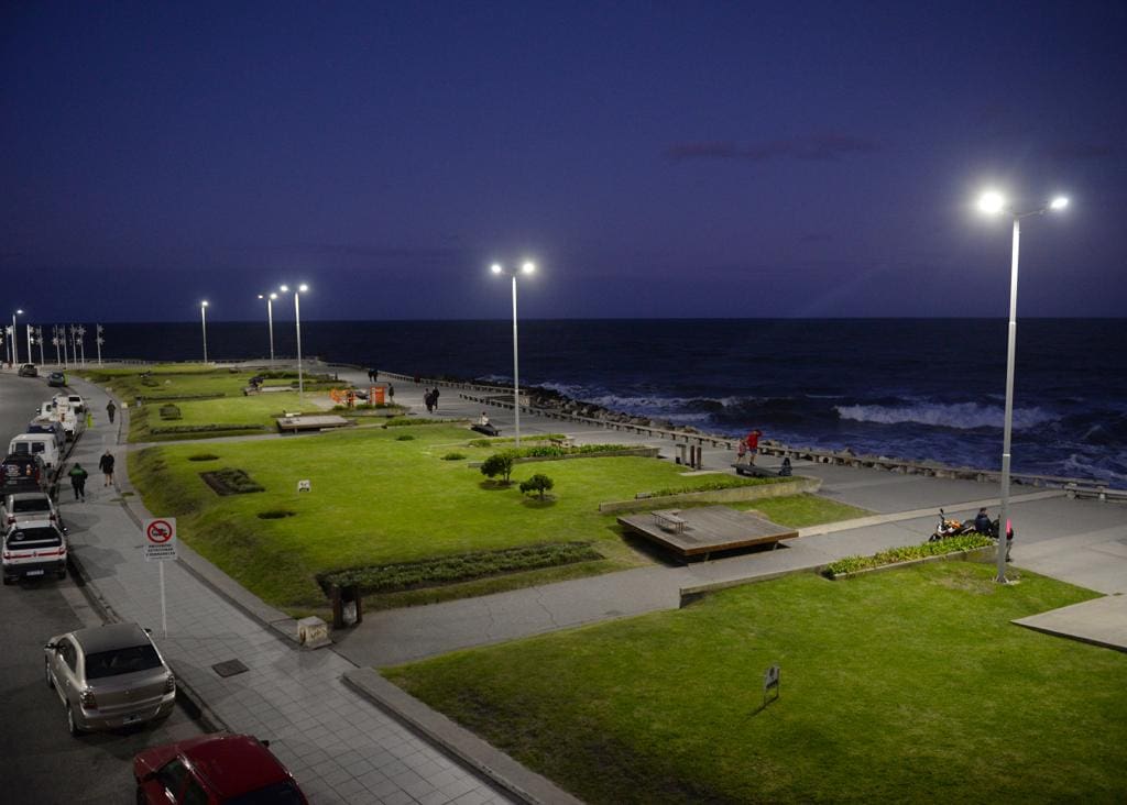 Mar del Plata: El Paseo Punta Iglesias ya cuenta con iluminación LED 1 WhatsApp Image 2023 04 03 at 08.52.50