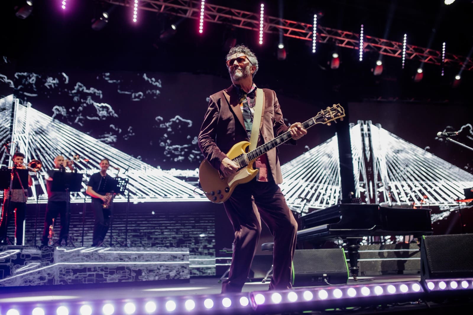 El Amor 30 años después del Amor: Fito Paez cautivó a miles en Mar del Plata 1 fito