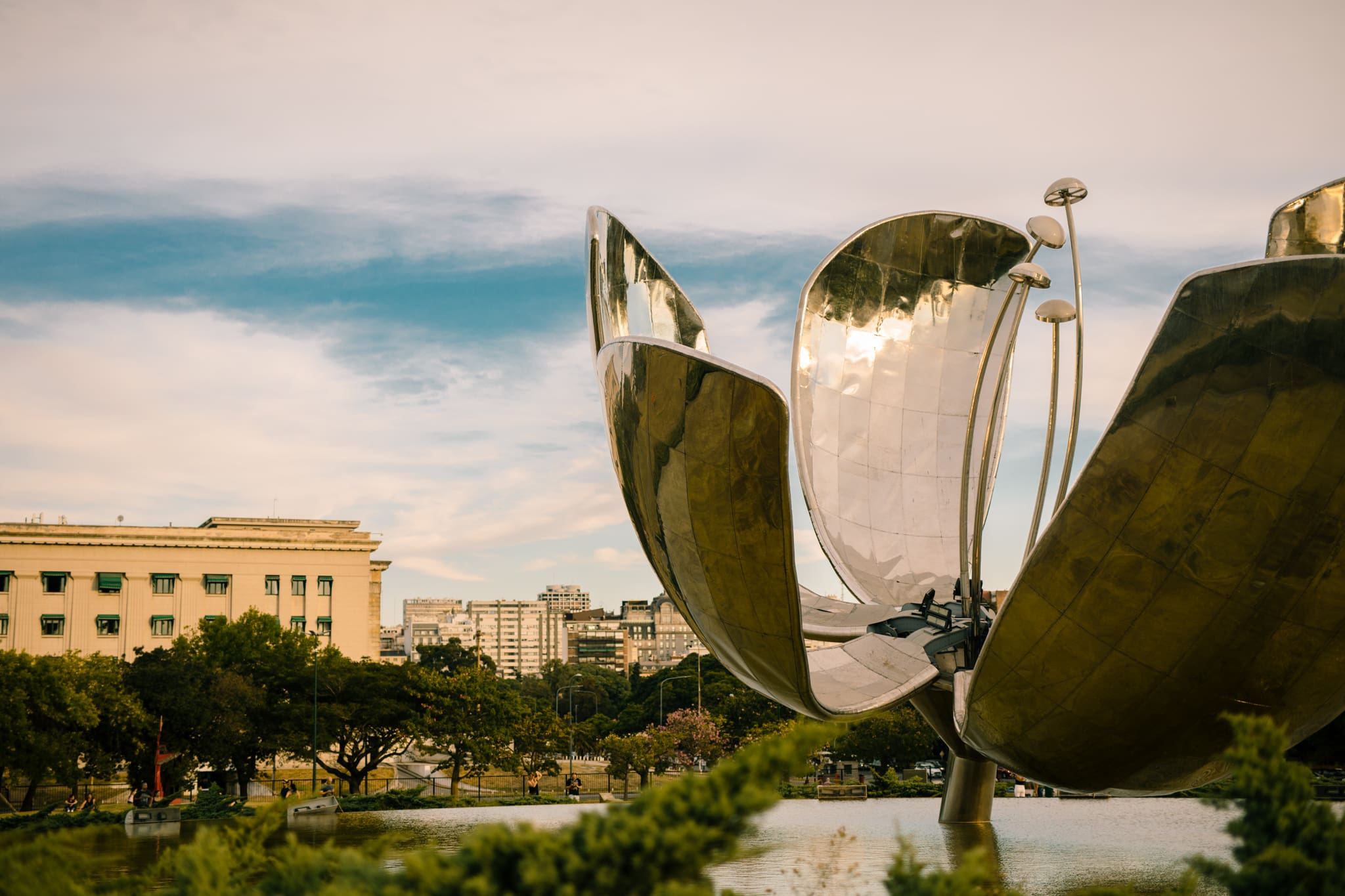 2 Floralis Generica