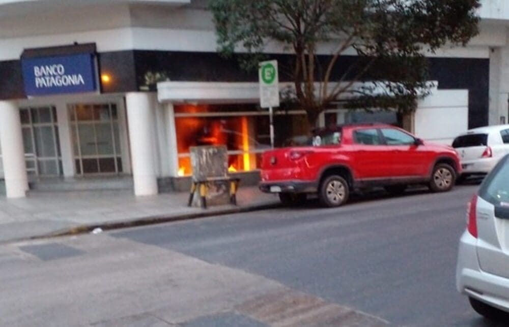 Ola de Incendios en Mar del Plata Despierta Preocupación: Bomberos en Acción