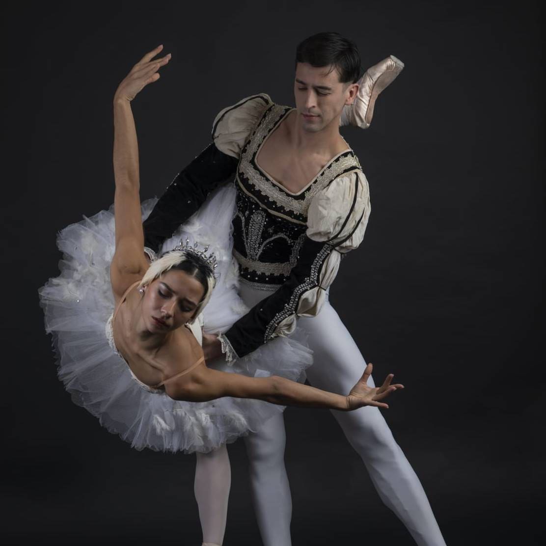 Celebrando 20 años de arte y pasión en Mar del Plata: Gala de Ballet con artistas del Teatro Colón y Teatro Argentino 1 foto lola y miguel