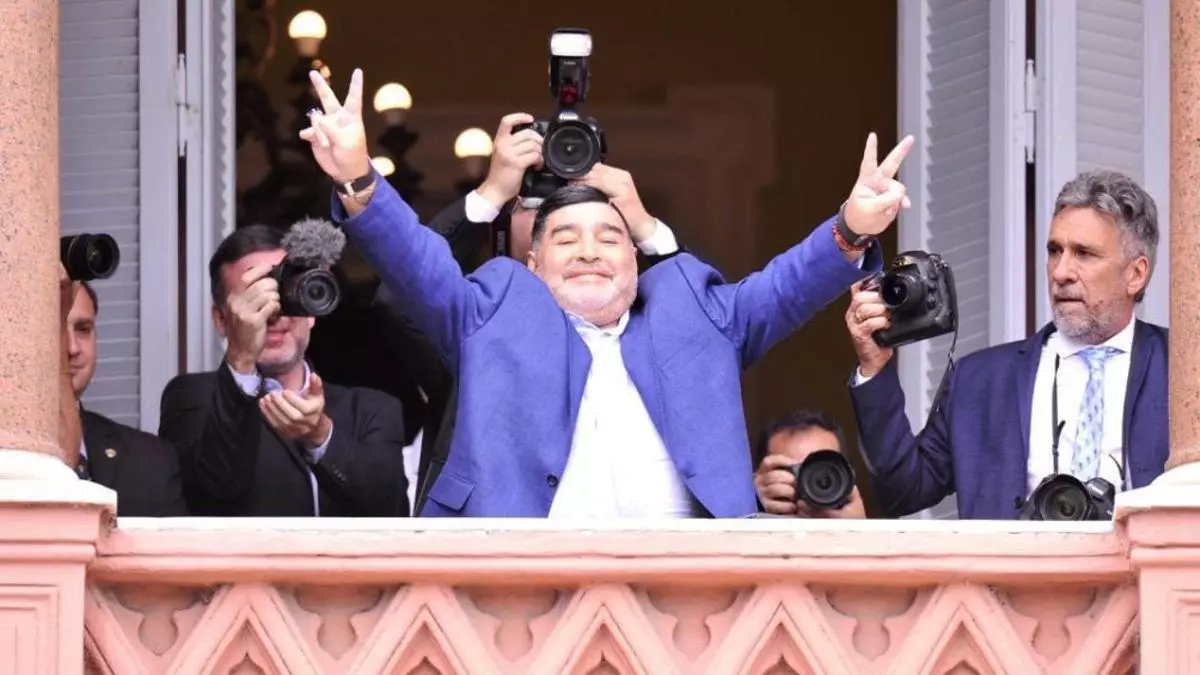 ¿Massa o Milei? La Inteligencia Artificial analizó a quien votaría "El Diegote" en el balotaje 1 diego