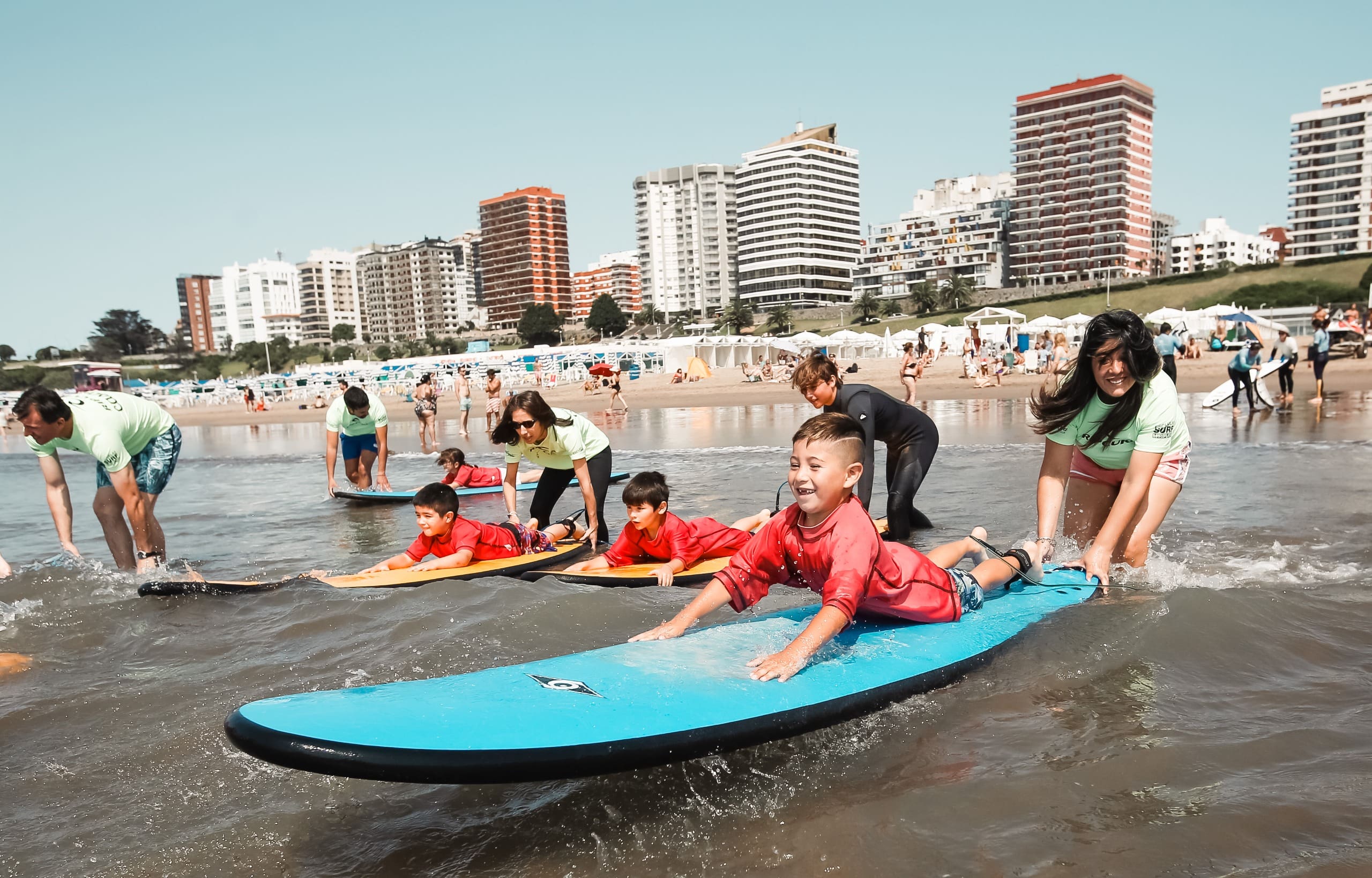 Para chicos de 12 a 17 años: Curso de Guardavidas Juniors y la Escuela de Surf en Mar del Plata 1 WhatsApp Image 2023 12 04 at 10.45.03 AM