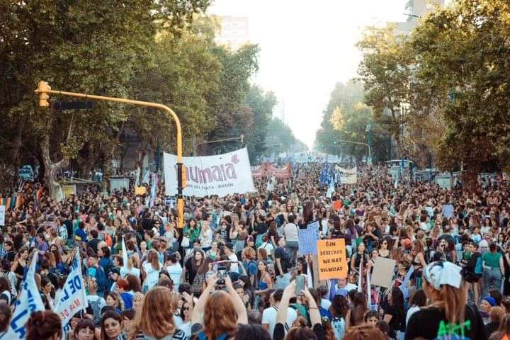 #8M Importante manifestación en Mar del Plata en conmemoración del Día Internacional de la Mujer