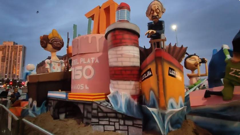 Mar del Plata se viste hoy de fiesta para cerrar la «70ª Semana Fallera» con la tradicional quema del monumento