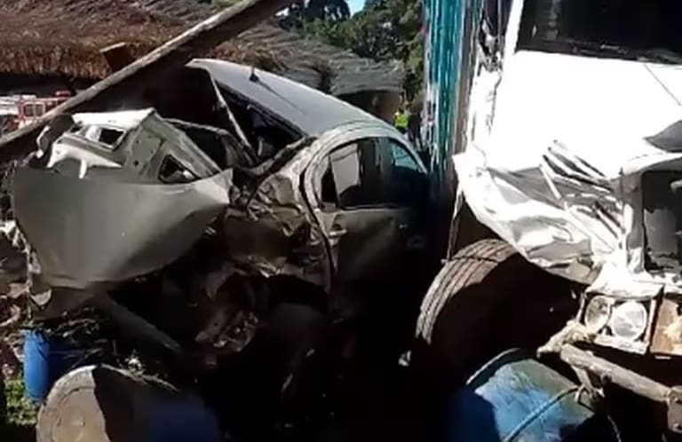 Trágico accidente en la Ruta 2 dejó dos muertos y una mujer herida grave 1 choque 1