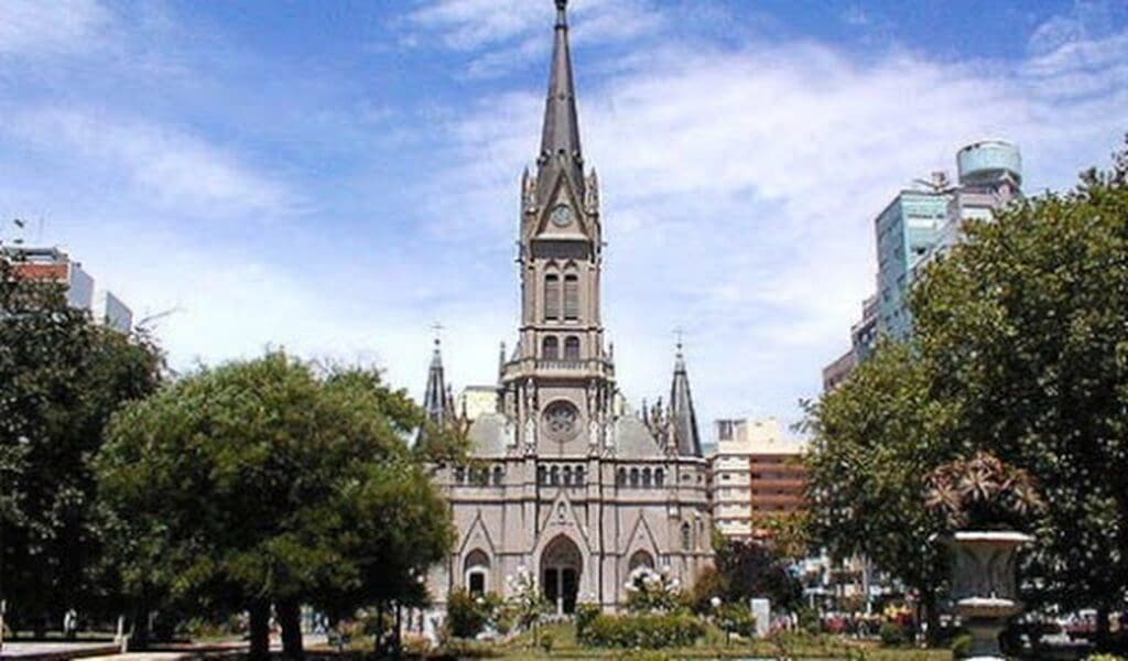 Día del Trabajador: Protesta obrera en Mar del Plata por la situación crítica 1 catedral