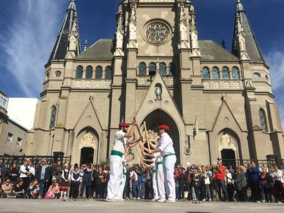 Bailes, Música y comida Vasca en Mar del Plata 1 IMG 20240618 WA0000