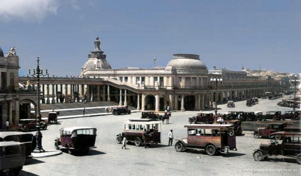mar del plata antigua coloreada con IA