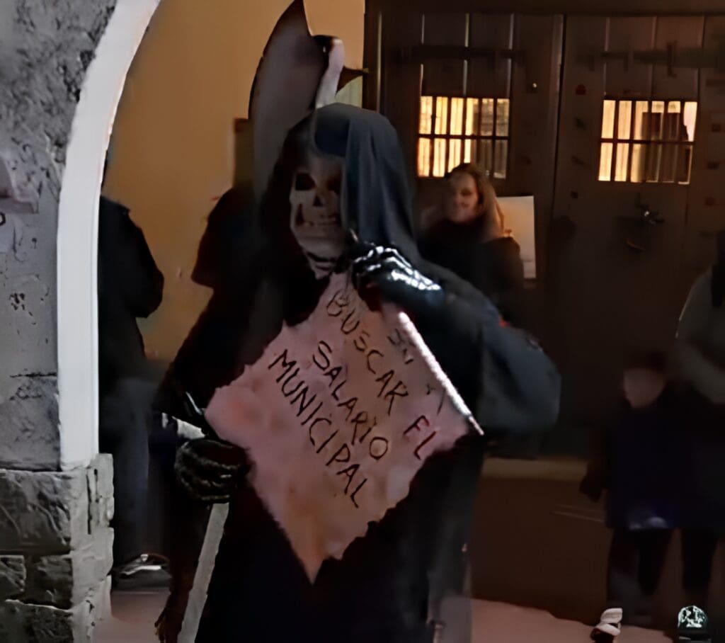 Julián Bussetti: "Si no les gusta lo que podemos pagar los contribuyentes, que busquen otro laburo" 1 protesta