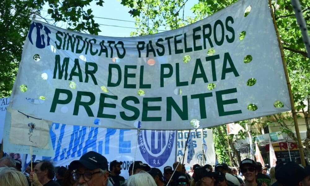 Cierre de la Confitería Boston: "Seguiremos Apoyando a Nuestros Trabajadores Hasta Su Reinserción" 1 pasteleros