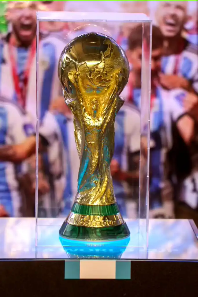 Mar del Plata se viste de fútbol Argentino con la exhibición de copas en el Museo MAR 1 Copa del mundo