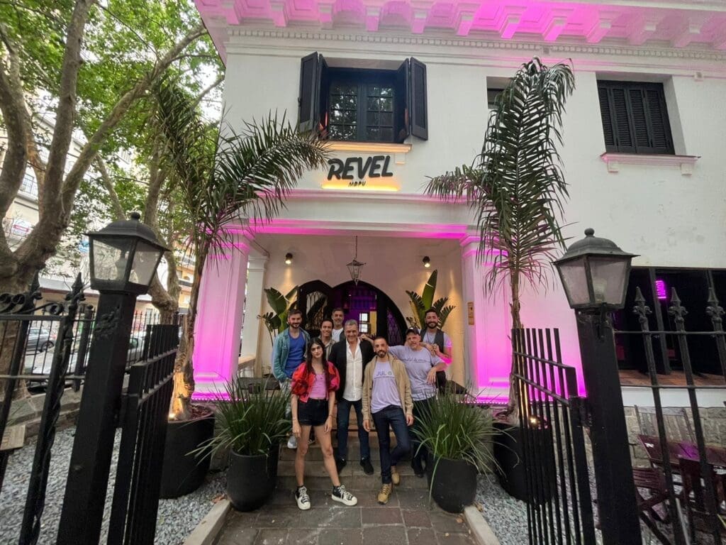 ESPECTÁCULOS DE LA COMUNIDAD LGBTIQ hicieron su presentación de temporada 2025 1 revel