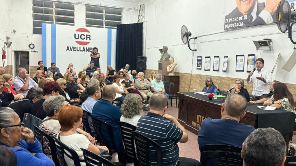 Garciarena: “Milei no perjudica a Kicillof cuando no envía los fondos de seguridad, lo hace con todos los bonaerenses” 1 WhatsApp Image 2025 02 20 at 8.30.39 AM