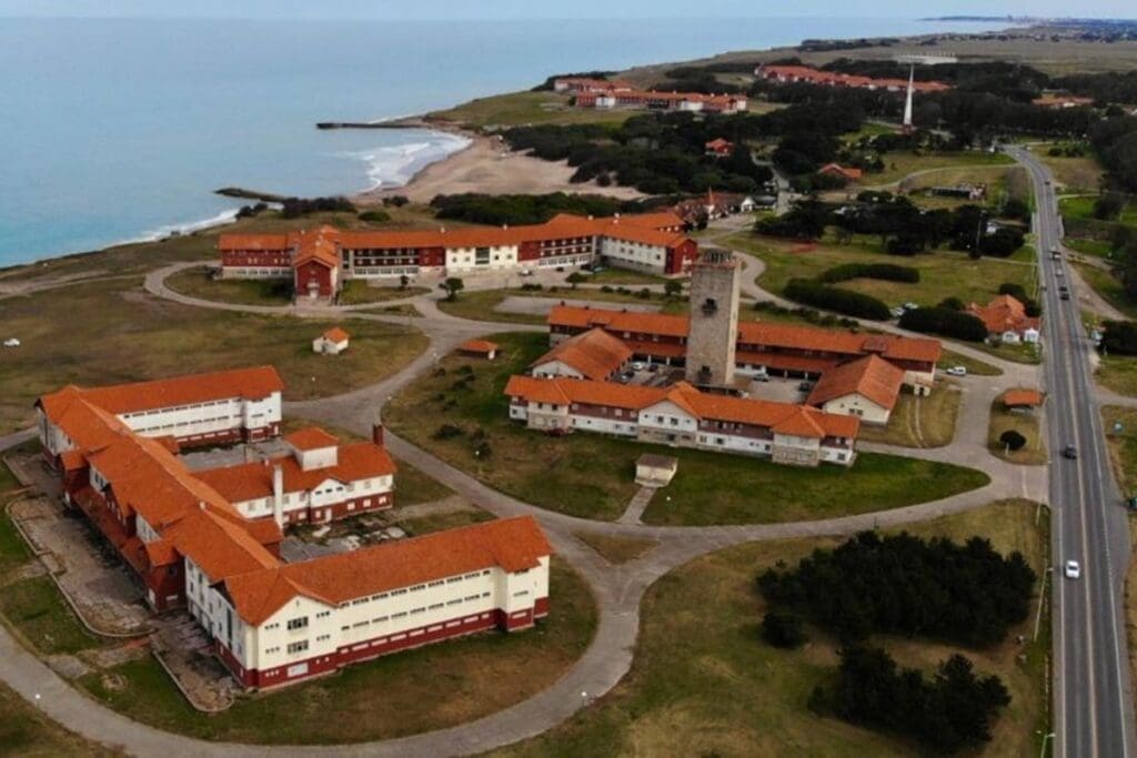Hoteles de Chapadmalal: “Es un retroceso más del gobierno de Milei” 1 chapad